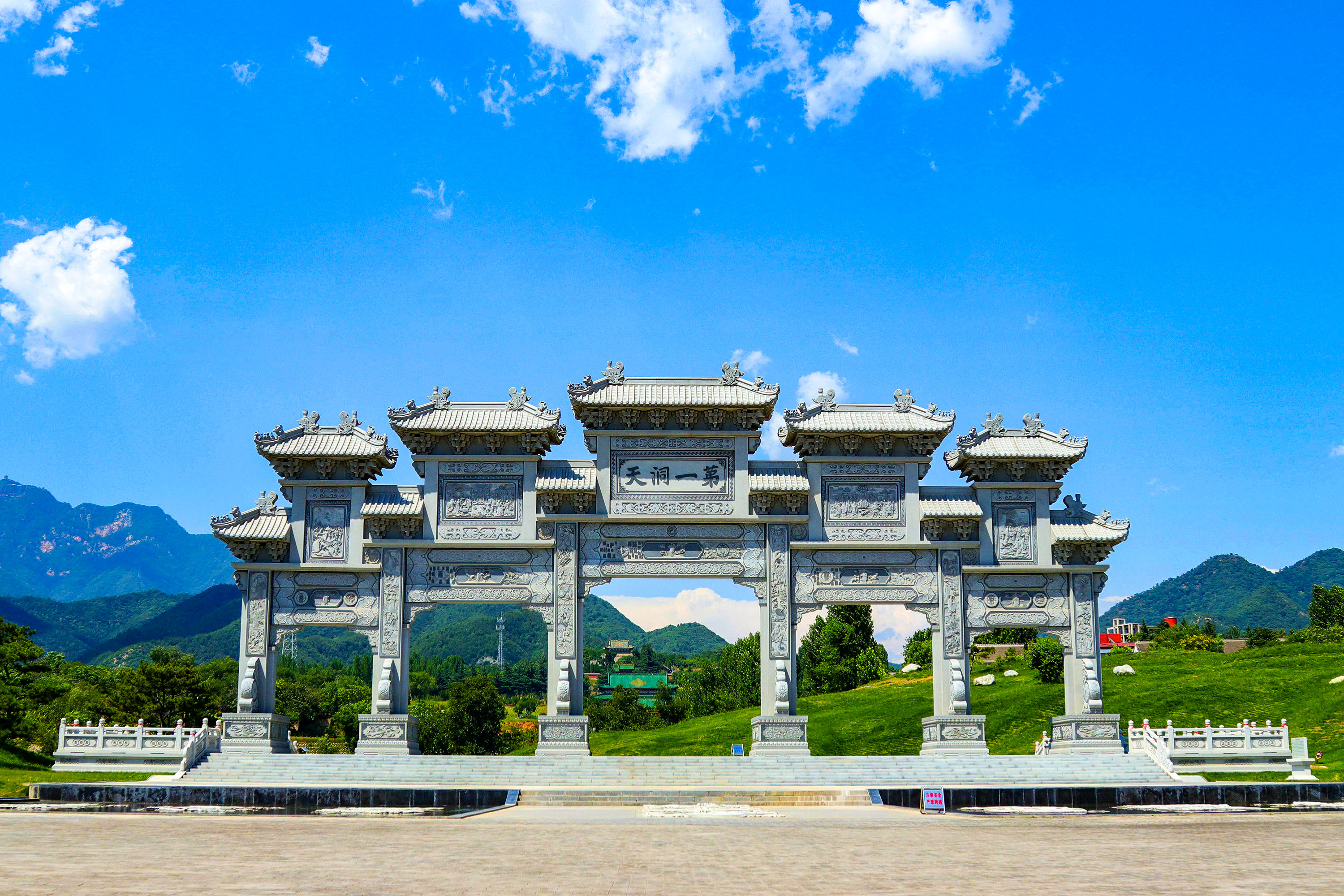 一(4)石雕牌坊.jpg